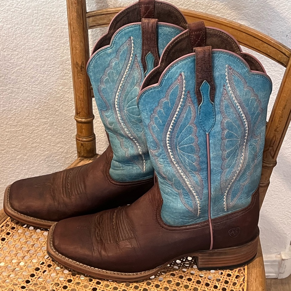 Ariat Primetime Turquoise and Brown Leather Boots